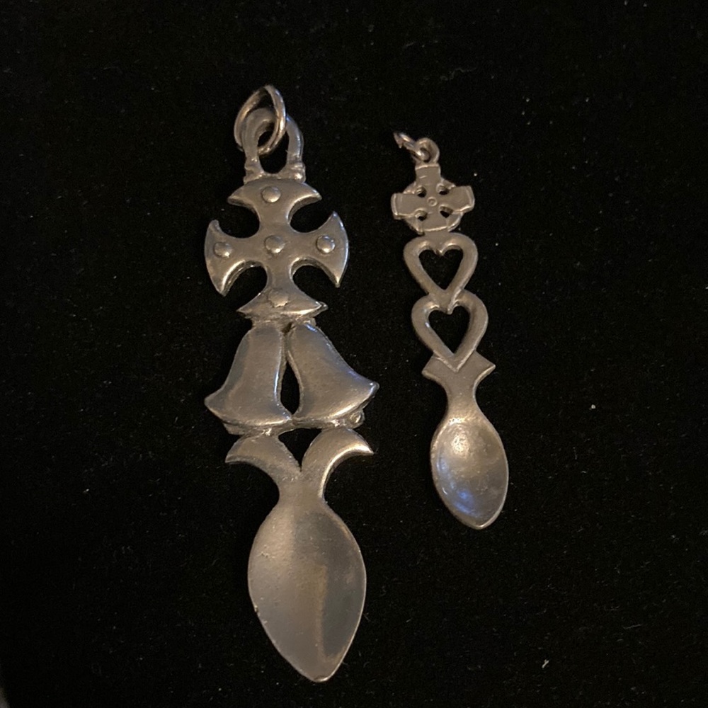 2pc silvertone pendants for couples